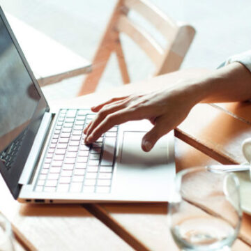 Microsoft Word vs. ChatGPT: Quin és millor per a escriure?